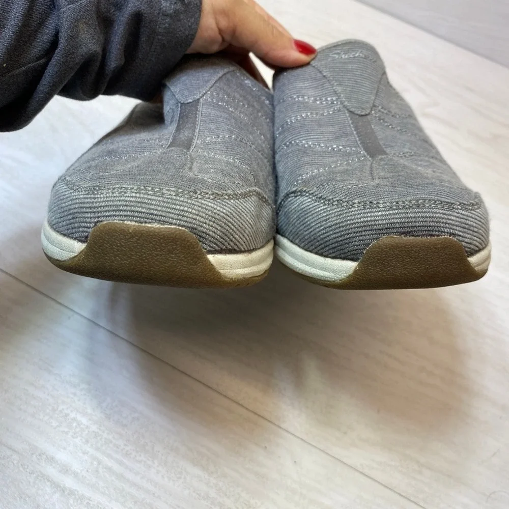 Skechers Womens 9.5 Relaxed Fit Slip On Shoes 44911 Grey Textile Memory Foam